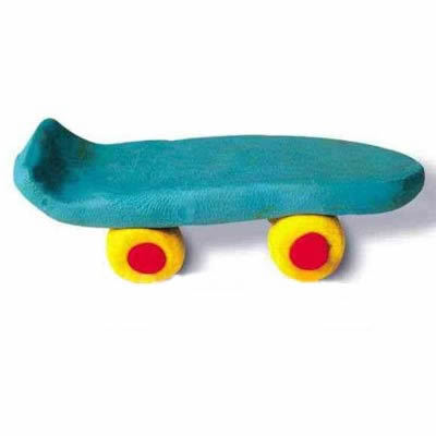 幼儿橡皮泥作品：滑板车